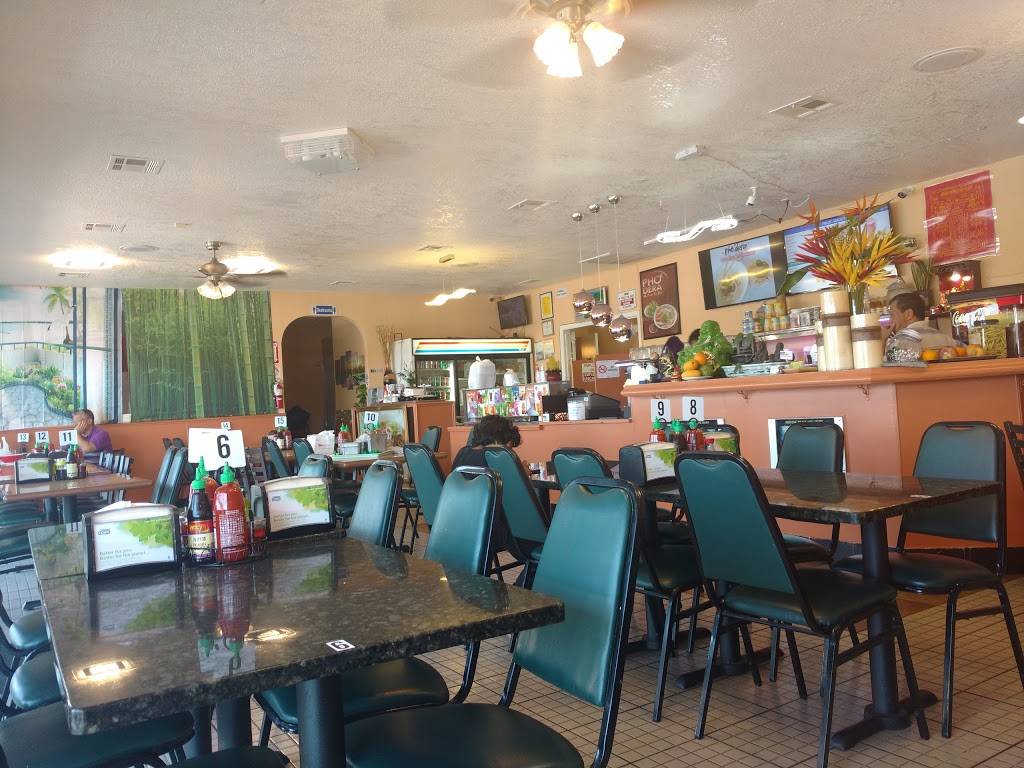 PhoDera Vietnamese Noodle House | restaurant | 200 W Olive Ave, Madera, CA 93637, USA | 5593954510 OR +1 559-395-4510
