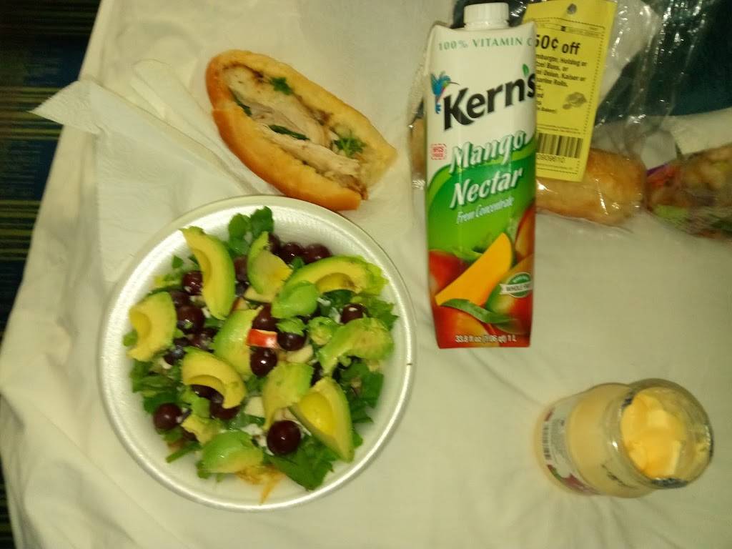 Red Barn | restaurant | 3187 TX-35, Port Lavaca, TX 77979, USA | 3615508620 OR +1 361-550-8620