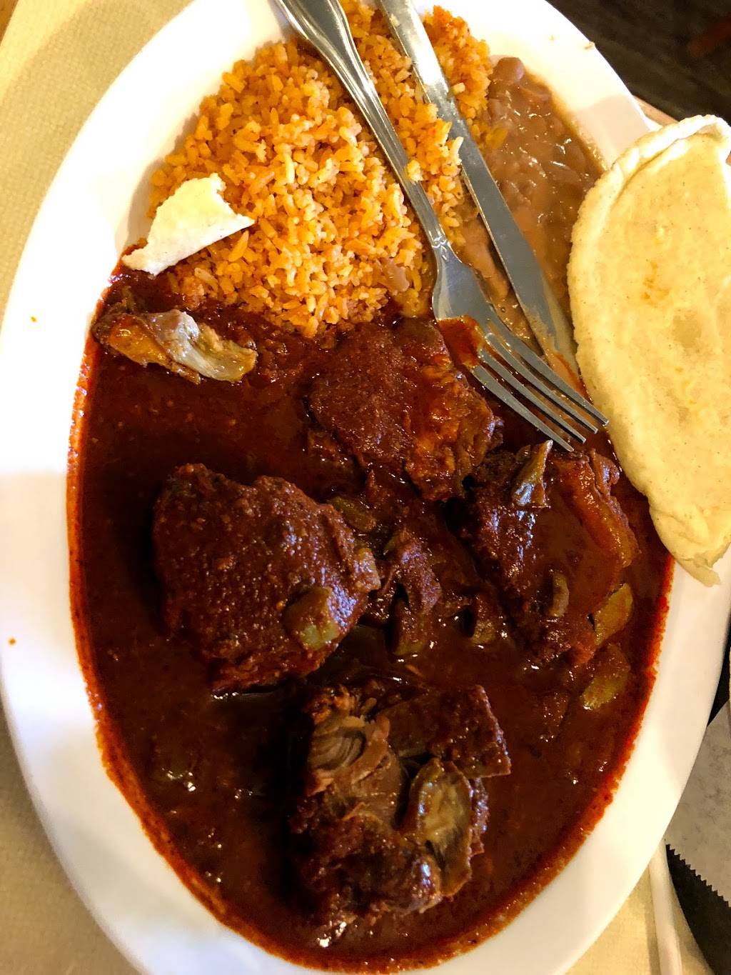 Familia Loritos | restaurant | 2525 W Bethany Home Rd, Phoenix, AZ 85017, USA | 6029731797 OR +1 602-973-1797