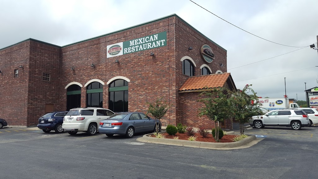 El Almacen The Warehouse | restaurant | 1805 E Race Ave, Searcy, AR 72143, USA | 5013680076 OR +1 501-368-0076