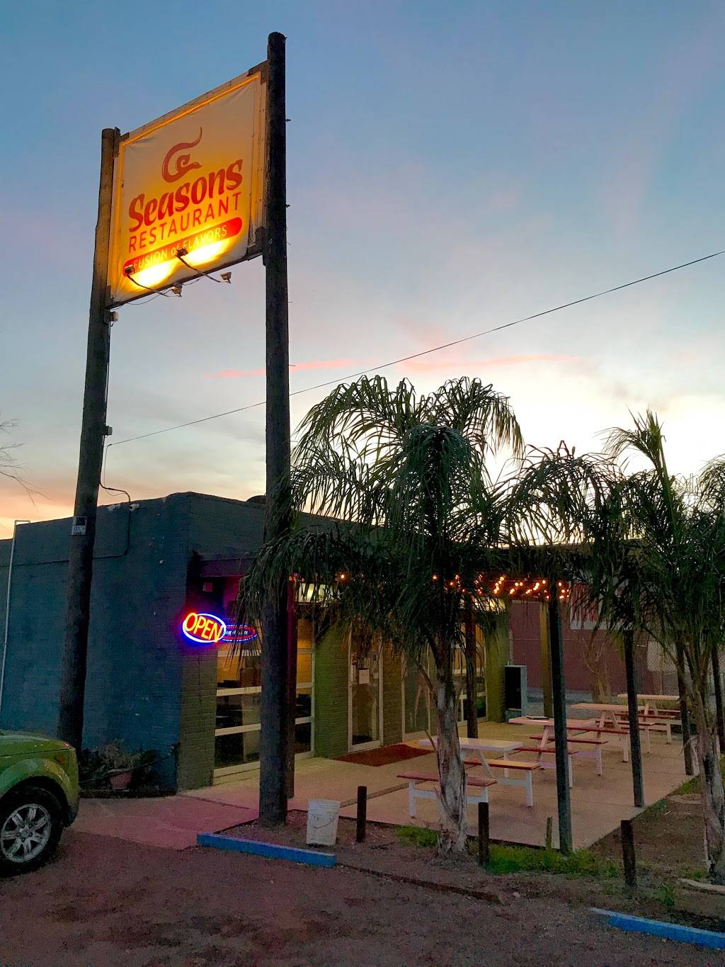 4 Seasons Restaurant | restaurant | 1423 W Miracle Mile, Tucson, AZ 85705, USA | 5208824212 OR +1 520-882-4212