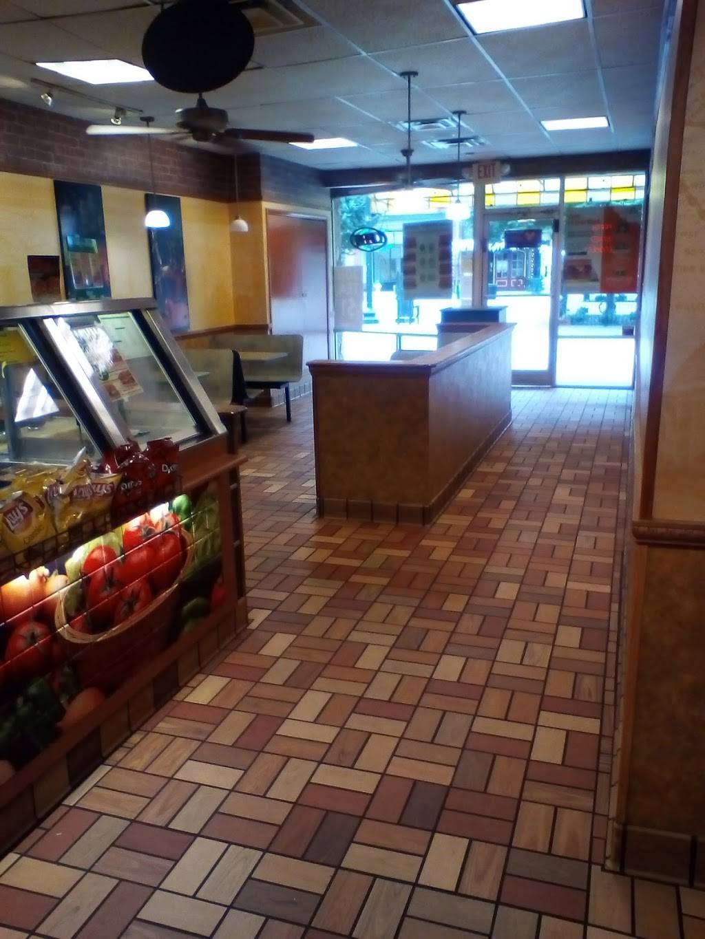 Subway Restaurants | restaurant | 25 Market Square, Knoxville, TN 37902, USA | 8655249446 OR +1 865-524-9446