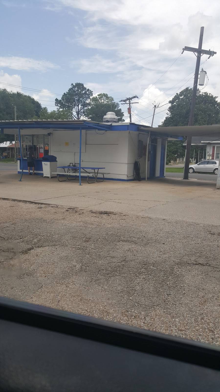 Richies Drive Inn | restaurant | 116 N Main St, St Martinville, LA 70582, USA | 3373949585 OR +1 337-394-9585