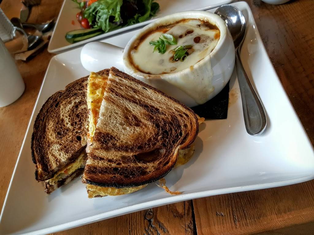 Debbs Cuisine On Queen | restaurant | 109 Queen St, Dunnville, ON N1A 1H6, Canada | 2895180322 OR +1 289-518-0322