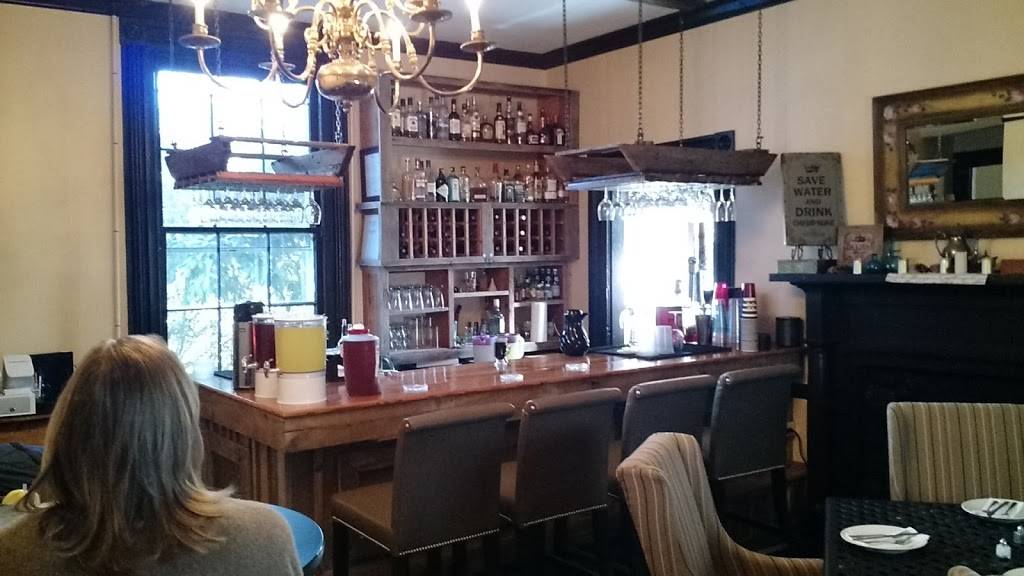 The Stone Hearth & Manor House Kitchen | restaurant | 2627 Old Forest Rd, Lynchburg, VA 24501, USA | 4342772295 OR +1 434-277-2295