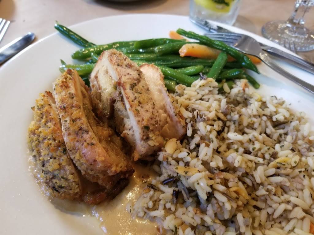 The Common Man | restaurant | 10 Pollard Rd, Lincoln, NH 03251, USA | 6037453463 OR +1 603-745-3463