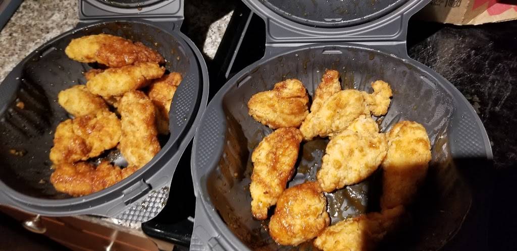 Pizza Hut | meal takeaway | 1613 Coalton Rd, Superior, CO 80027, USA | 3034945088 OR +1 303-494-5088