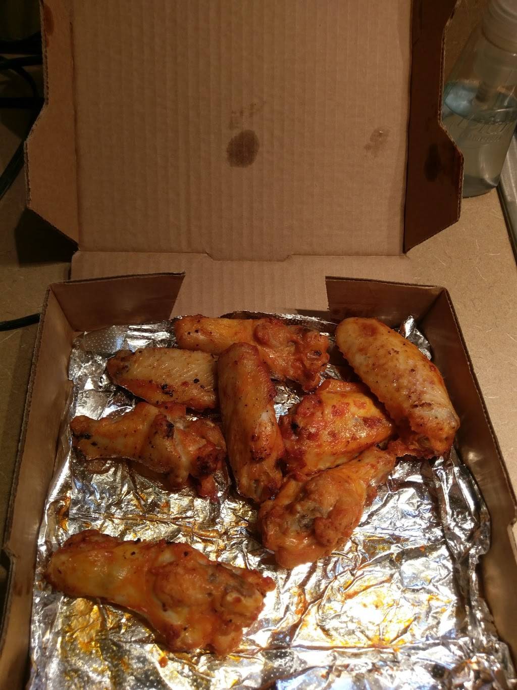 Francos Pizzeria | restaurant | 24662 Van Dyke Ave, Center Line, MI 48015, USA | 5867555540 OR +1 586-755-5540