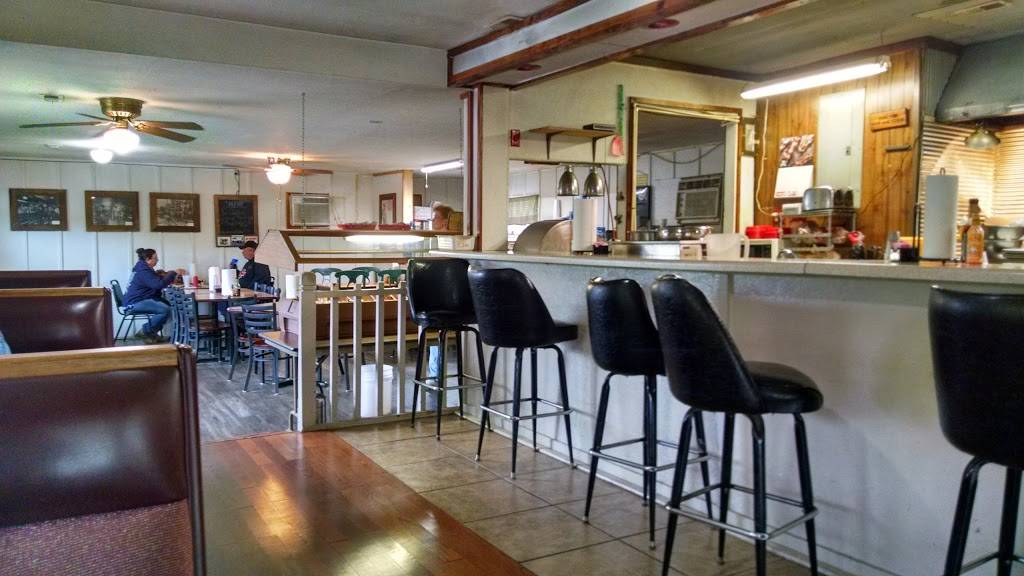 Marys Restaurant Catfish & More | restaurant | 32331 MO-MM, Warsaw, MO 65355, USA | 6604383475 OR +1 660-438-3475