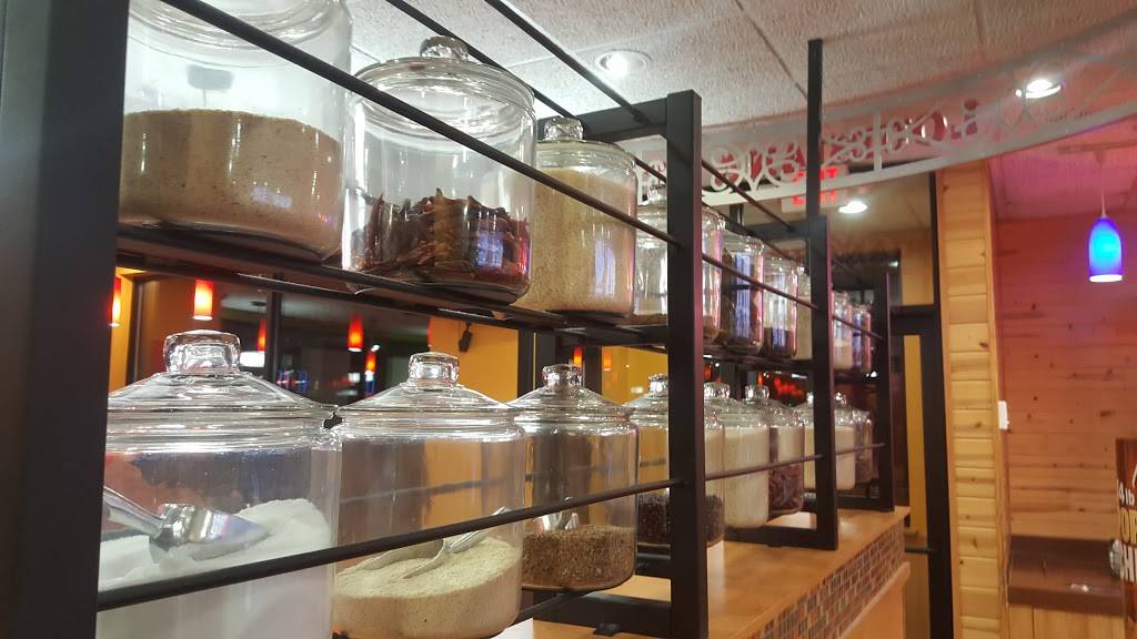 Popeyes Louisiana Kitchen | restaurant | 18592 E 9 Mile Rd, Eastpointe, MI 48021, USA | 5865101040 OR +1 586-510-1040