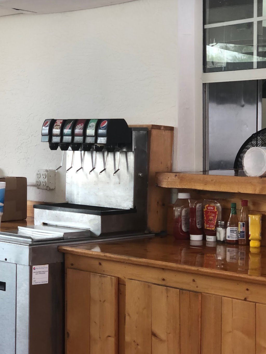 Ole Crabby’s Seafood Company | restaurant | 4327 SW Hwy 17, Arcadia, FL 34266, USA | 9419168836 OR +1 941-916-8836