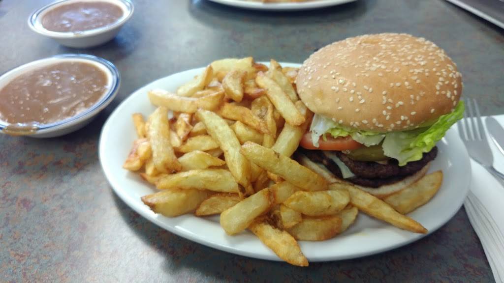 Steeles Restaurant | restaurant | 1900 Merivale Rd, Nepean, ON K2G 4N4, Canada | 6137237771 OR +1 613-723-7771