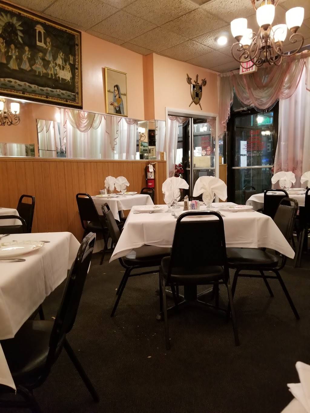 Aatish On the Hill | restaurant | 4322, 609 Pennsylvania Ave SE, Washington, DC 20003, USA | 2027335026 OR +1 202-733-5026