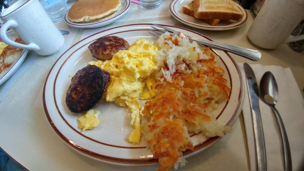 Family Restaurant | restaurant | 902 W Kimberly Rd, Davenport, IA 52806, USA | 5633861004 OR +1 563-386-1004