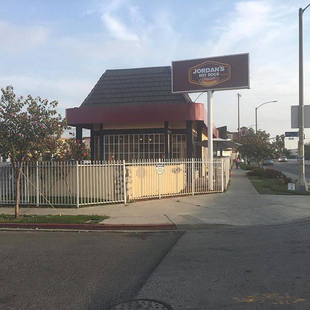 Jordans Hot Dogs | meal takeaway | 5960 Crenshaw Blvd, Los Angeles, CA 90043, USA | 3232993647 OR +1 323-299-3647