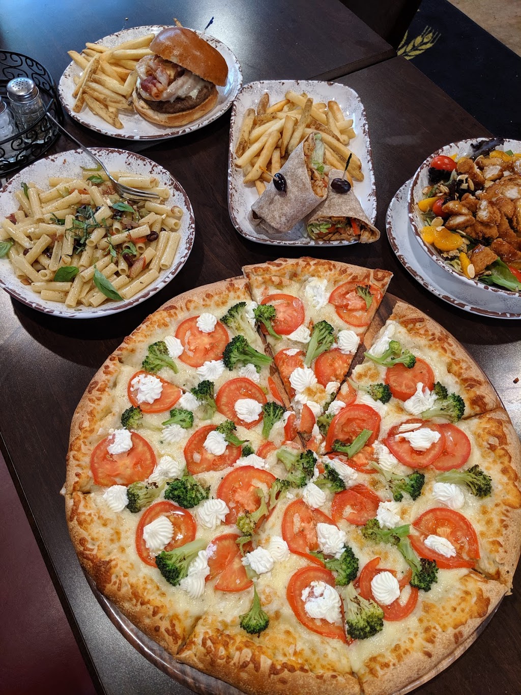 Pats Pizza & Pasta | meal delivery | 1410 South St, Philadelphia, PA 19146, USA | 2157907287 OR +1 215-790-7287