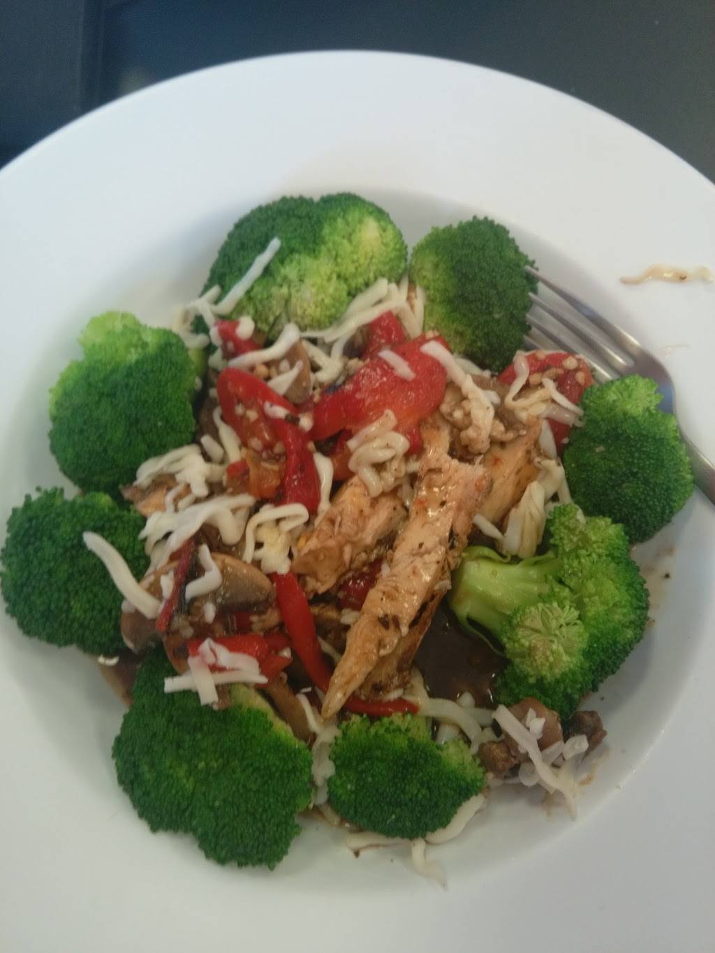 Muscle Maker Grill | restaurant | 430 Roosevelt Rd, Glen Ellyn, IL 60137, USA | 6307900000 OR +1 630-790-0000