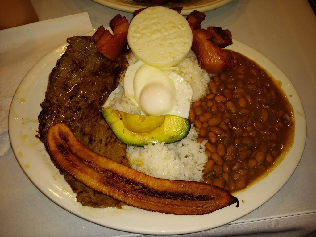 Pimpollo | restaurant | 32-39 Junction Blvd, East Elmhurst, NY 11369, USA | 7182055508 OR +1 718-205-5508