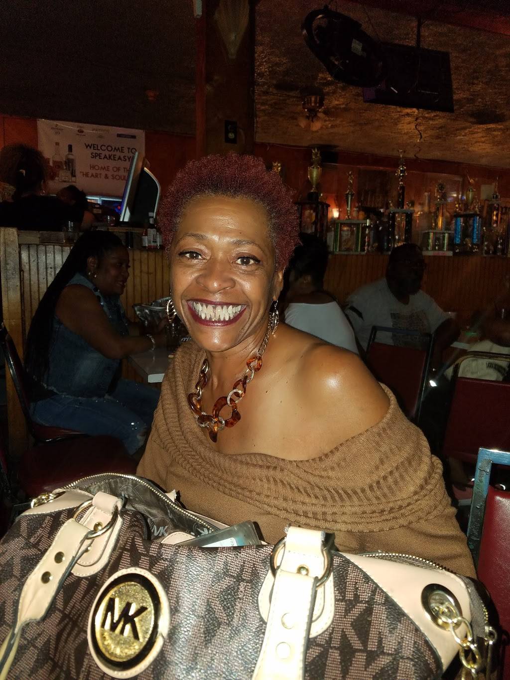 Speakeasy A Bar & Restaurant | restaurant | 5532 W Florissant Ave, St. Louis, MO 63120, USA | 3143834532 OR +1 314-383-4532