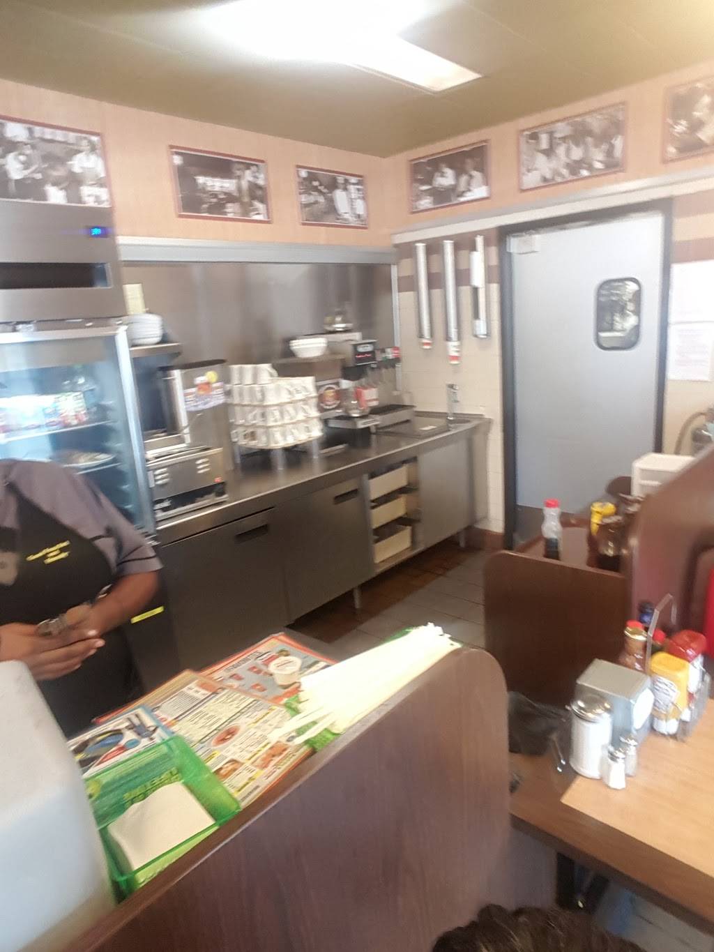 Waffle House | meal takeaway | 5515 Raeford Rd, Fayetteville, NC 28304, USA | 9104235411 OR +1 910-423-5411