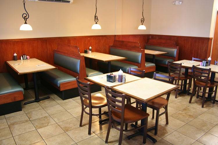 Christophers Restaurant | meal takeaway | 580 Main St, Reading, MA 01867, USA | 7819443663 OR +1 781-944-3663