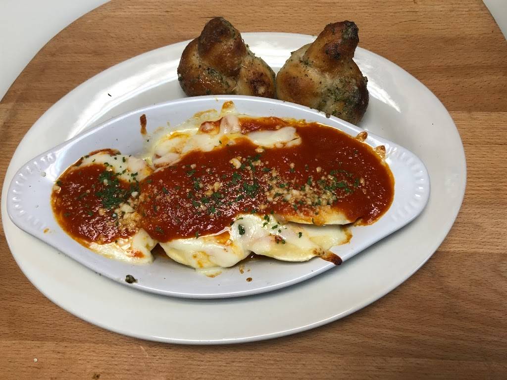 Priscos Lil Taste of Philly | restaurant | 2814 Street Rd, Bensalem, PA 19020, USA | 2156082445 OR +1 215-608-2445