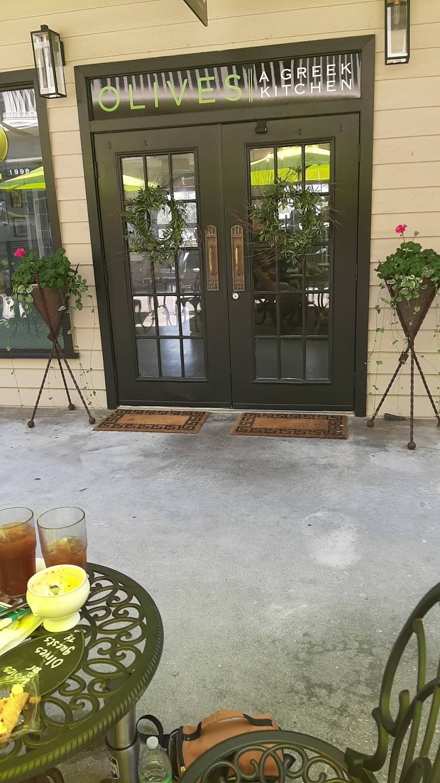 Olives A Greek Kitchen | restaurant | Waterfront Shoppes, 207 Queen Elizabeth Ave 1st Floor, Manteo, NC 27954, USA | 2524233322 OR +1 252-423-3322