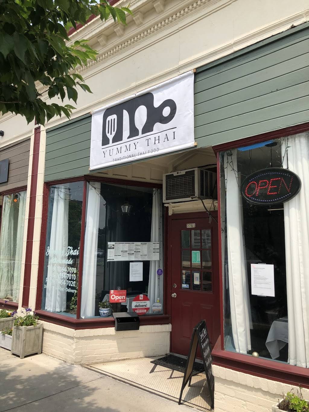 Yummy Thai | restaurant | 2261 Massachusetts Ave, Cambridge, MA 02140, USA | 6173547070 OR +1 617-354-7070