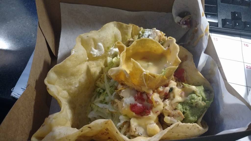 Taco Bueno | restaurant | 4907 Old Bullard Rd, Tyler, TX 75703, USA | 9036176102 OR +1 903-617-6102