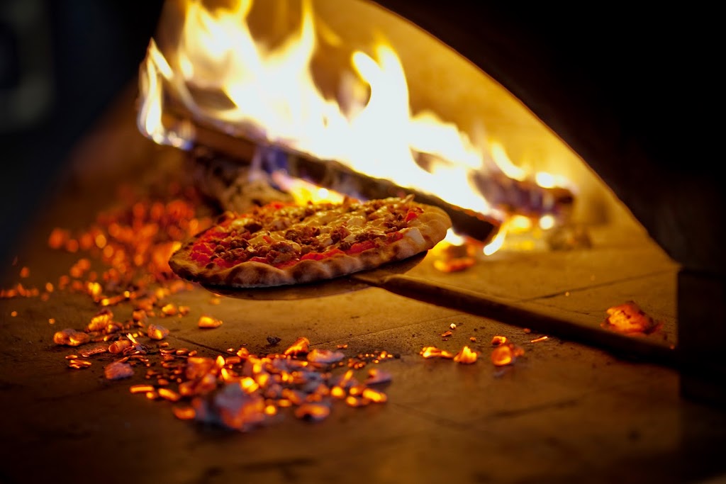 Smokin Oak Wood-Fired Pizza | restaurant | 220 S 31st Ave #3103, Omaha, NE 68131, USA | 5314661264 OR +1 531-466-1264