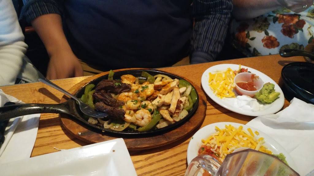 Chilis Grill & Bar | meal takeaway | 43510 10th St W, Lancaster, CA 93534, USA | 6619451502 OR +1 661-945-1502