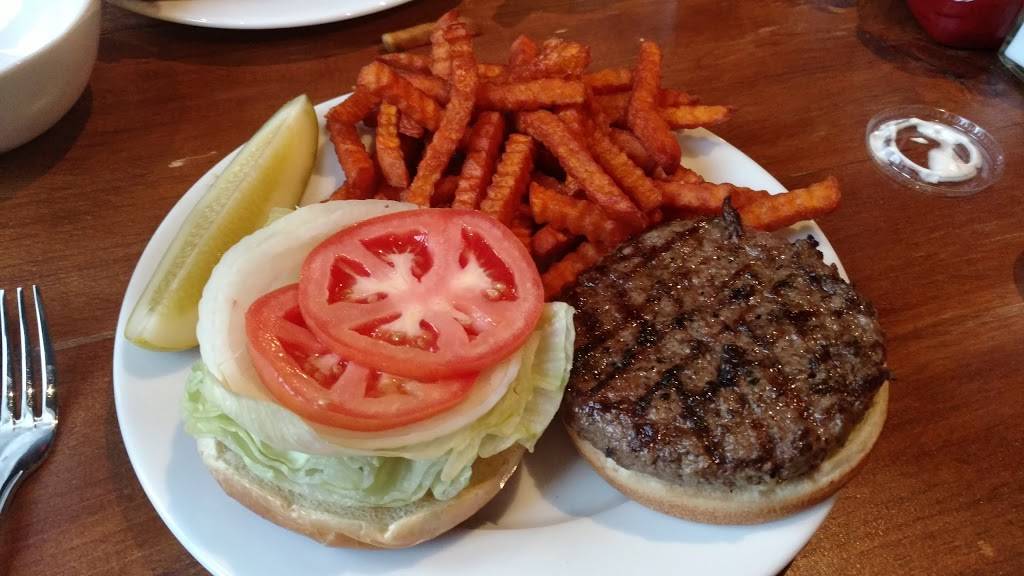 Greens Irish Pub | restaurant | 436 Plandome Rd, Manhasset, NY 11030, USA | 5165706220 OR +1 516-570-6220