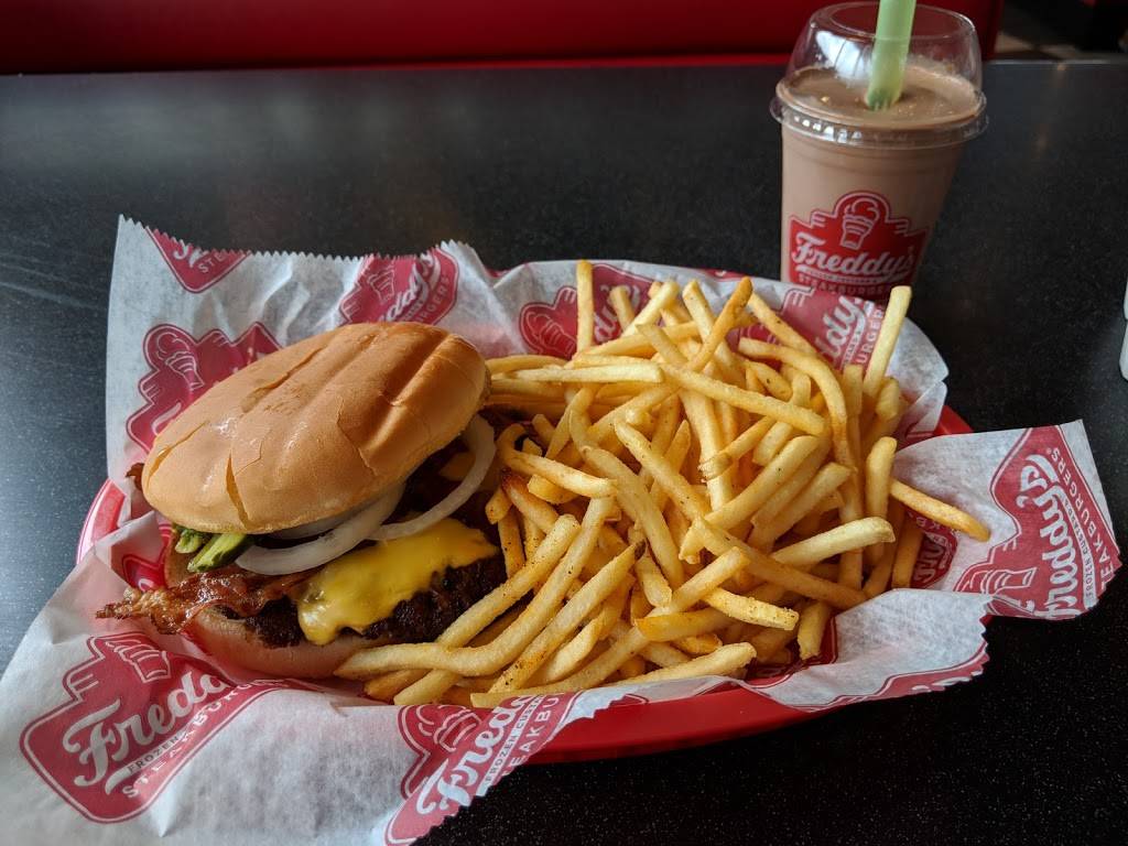 Freddys Frozen Custard & Steakburgers | restaurant | 1103 S Iola St, Aurora, CO 80012, USA | 3033688331 OR +1 303-368-8331