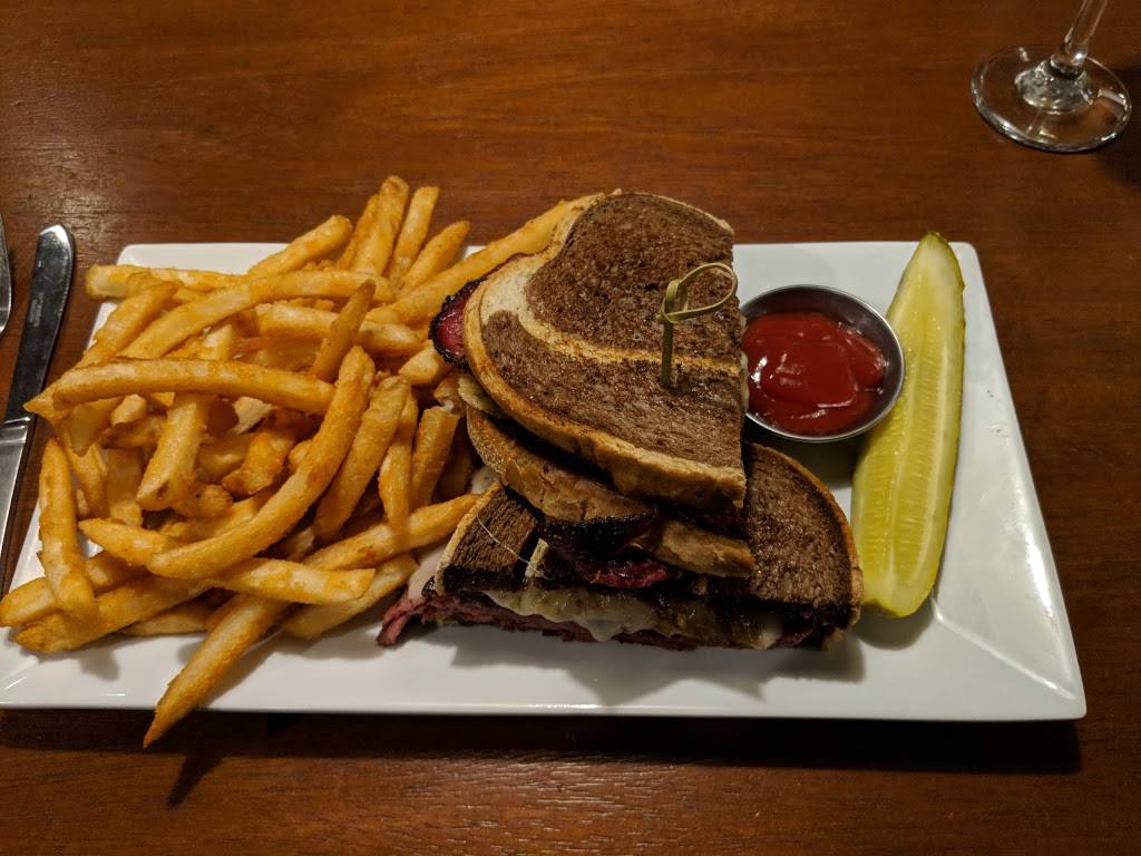 Manitou Grill & Event Center | restaurant | 2171 4th St, White Bear Lake, MN 55110, USA | 6514262300 OR +1 651-426-2300