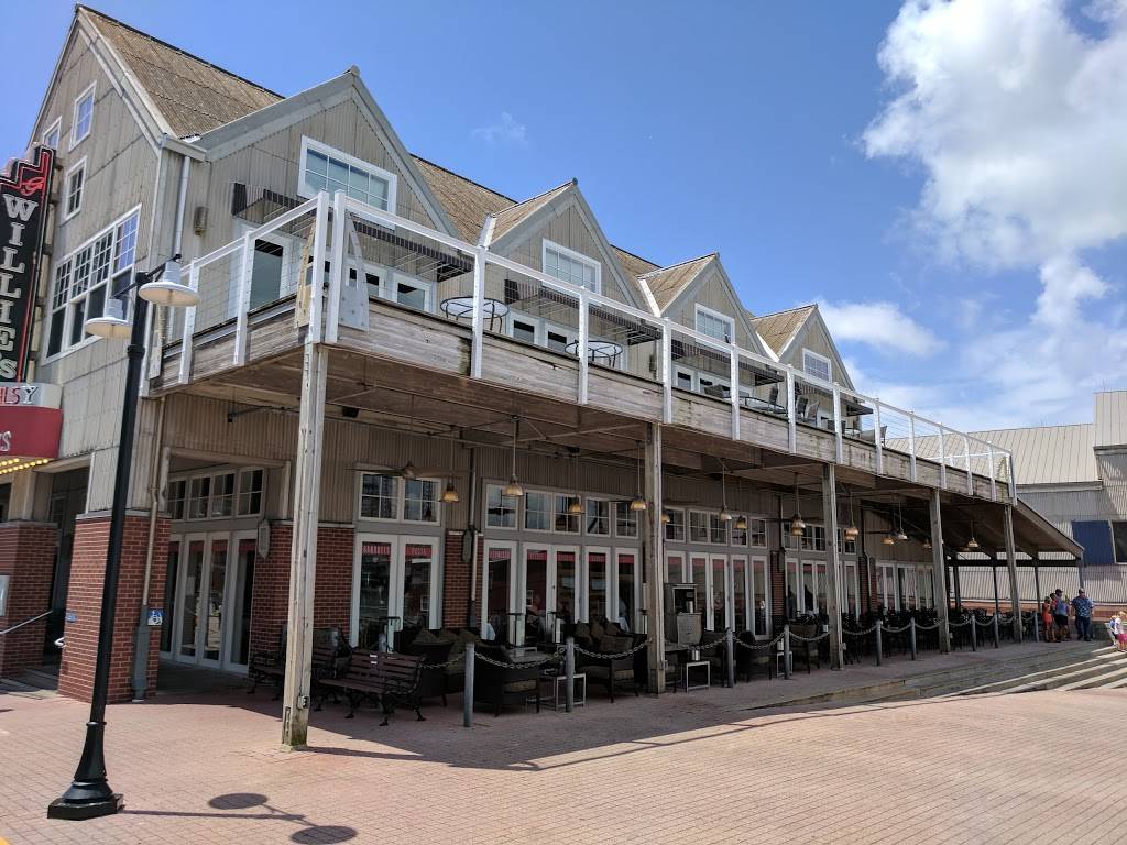 Willie Gs Seafood & Steaks | restaurant | 2100 Harborside Dr, Galveston, TX 77550, USA | 4097623030 OR +1 409-762-3030