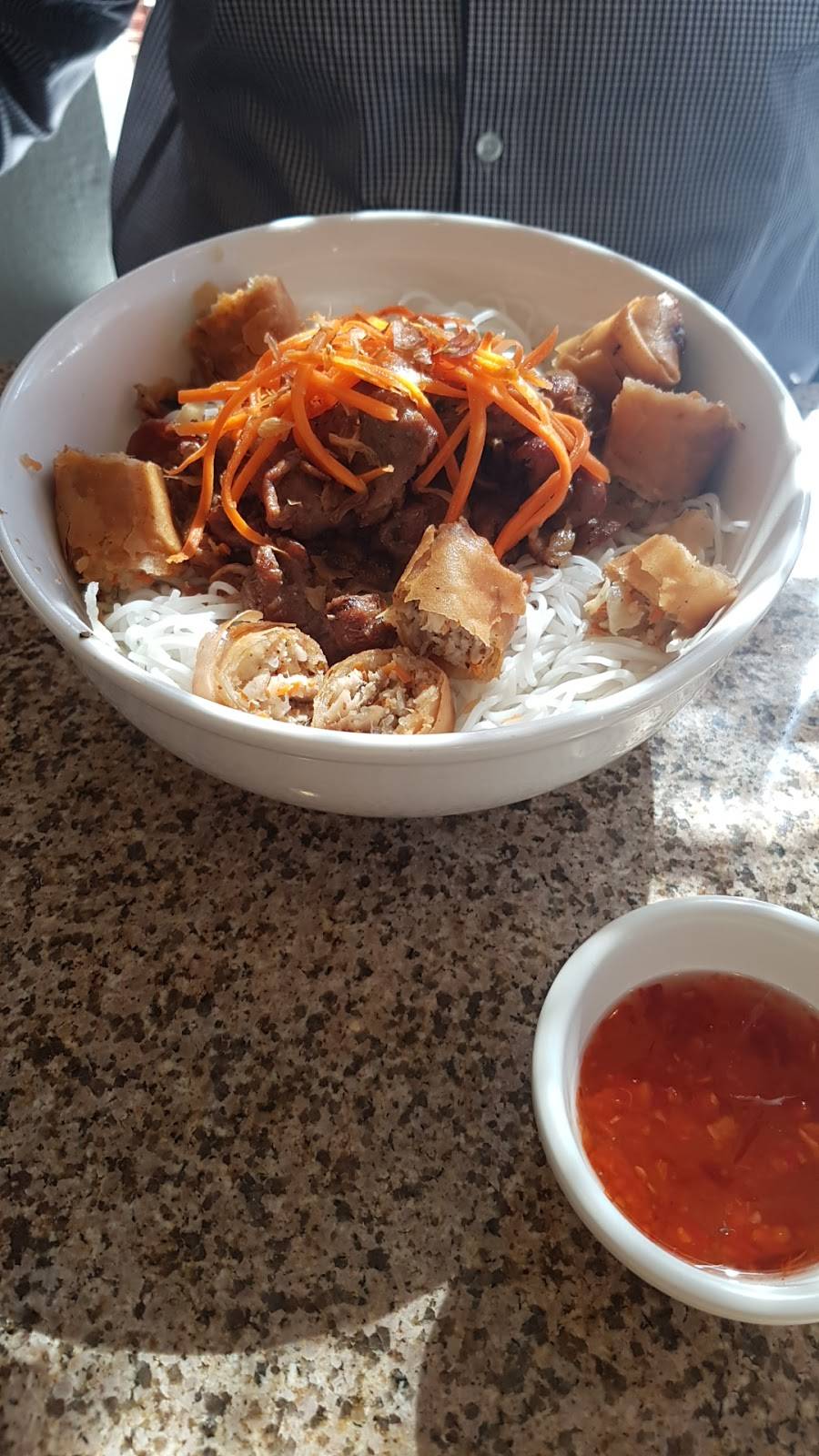 Saigon Bistro | restaurant | 1325 Veterans Blvd, Metairie, LA 70005, USA | 5045104517 OR +1 504-510-4517