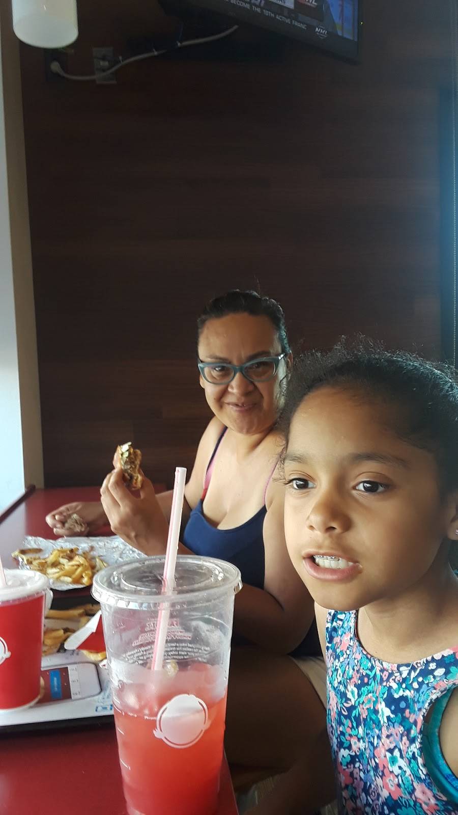 Wendys | restaurant | 6001 Dexter St, Commerce City, CO 80022, USA | 3032872330 OR +1 303-287-2330