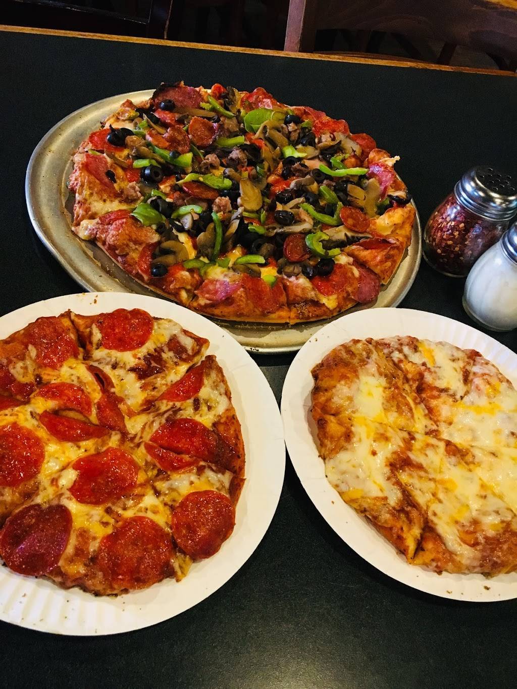 Me n eds Pizzeria | meal delivery | 40015 CA-49 #205, Oakhurst, CA 93644, USA | 5596422929 OR +1 559-642-2929