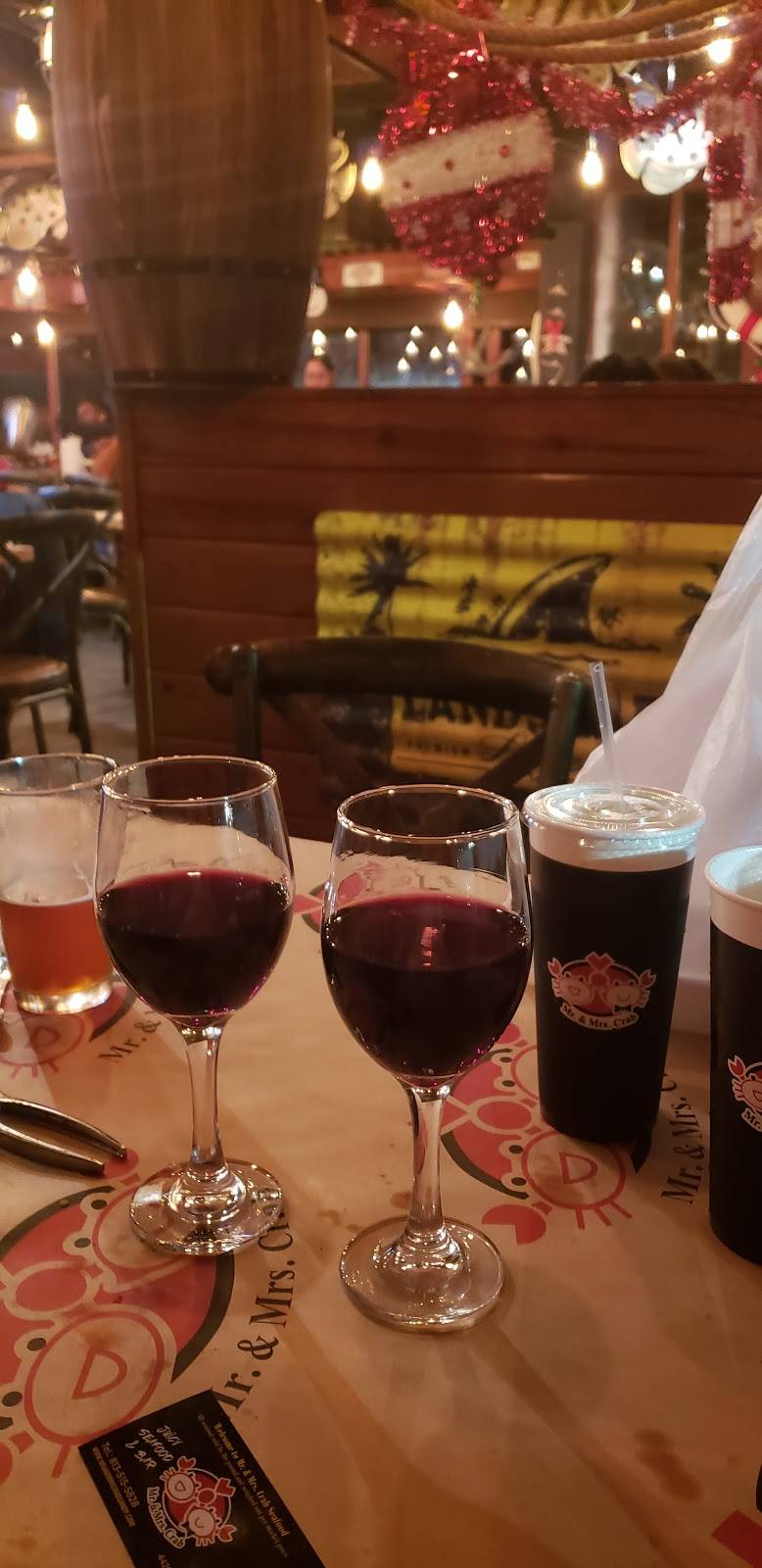 Mr. & Mrs. Crab | restaurant | 4426 W Gandy Blvd, Tampa, FL 33611, USA | 8135155828 OR +1 813-515-5828