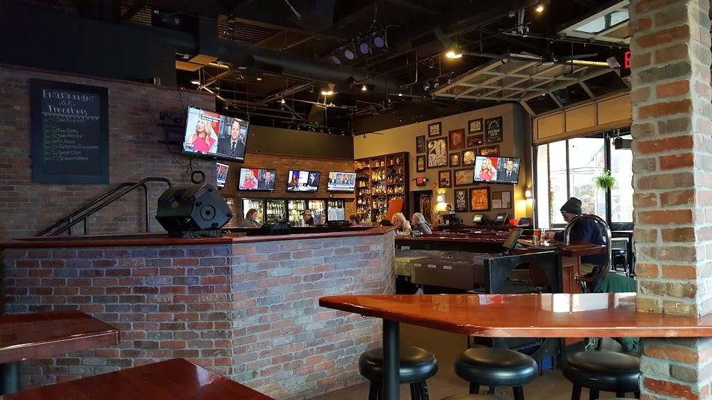 Trenchers Kitchen & Tap | restaurant | 822 N 10th Pl, Renton, WA 98057, USA | 4252550714 OR +1 425-255-0714