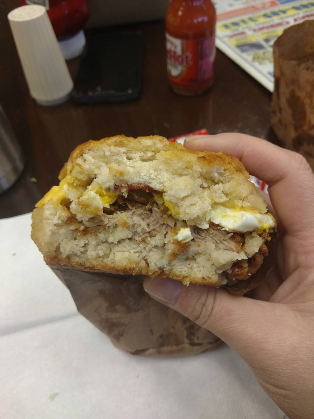 Lutfis Fried Fish | restaurant | 1664 E 63rd St, Kansas City, MO 64110, USA | 8169210152 OR +1 816-921-0152