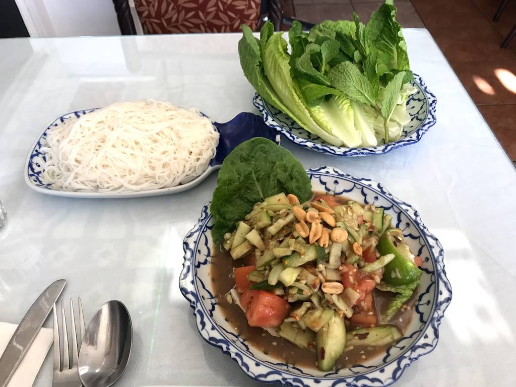 Dees Kitchen | restaurant | 509 Howe Ave, Shelton, CT 06484, USA | 2035138070 OR +1 203-513-8070