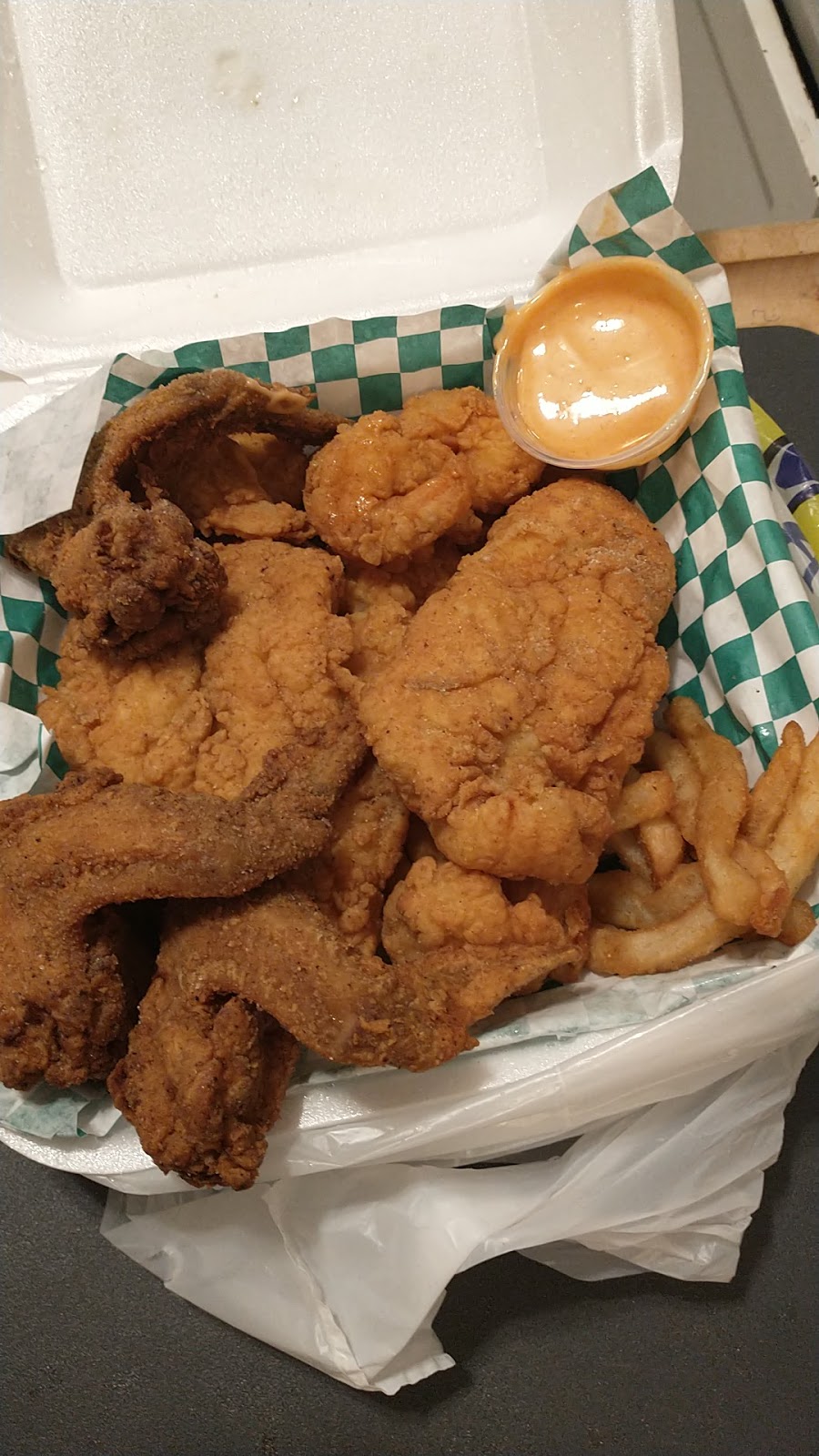 YO! Pizza & Fries | meal takeaway | 2526 Rice St, Little Canada, MN 55113, USA | 6124474121 OR +1 612-447-4121