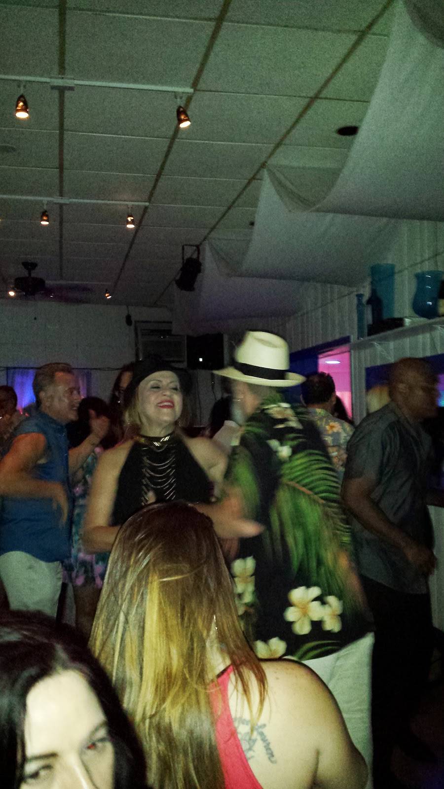 Lorraines Bar & Grill | restaurant | 1410 Unionport Rd, Bronx, NY 10462, USA | 7186756462 OR +1 718-675-6462