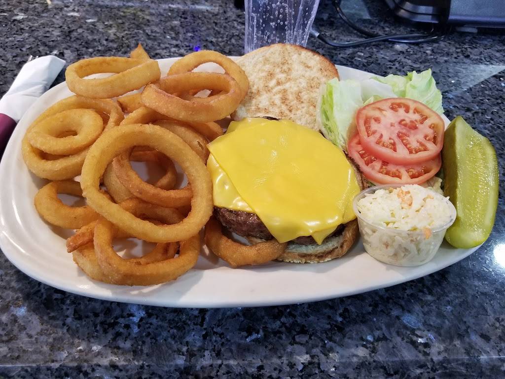 Peters Diner | restaurant | 236 Broadway, Amityville, NY 11701, USA | 6316939003 OR +1 631-693-9003