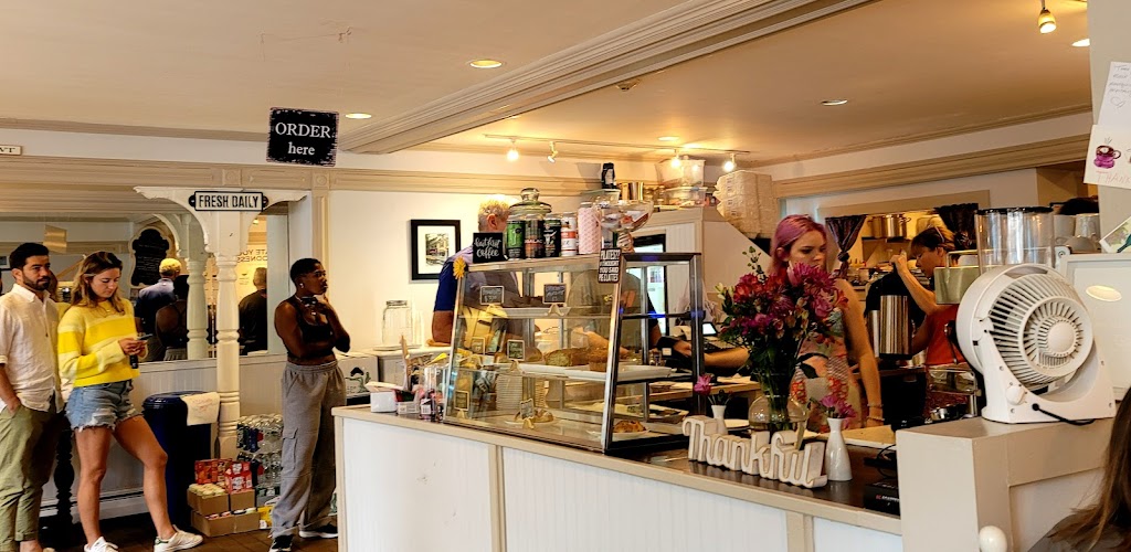 Soulfully Good Cafe | cafe | 67 Central St, Woodstock, VT 05091, USA | 8024577395 OR +1 802-457-7395