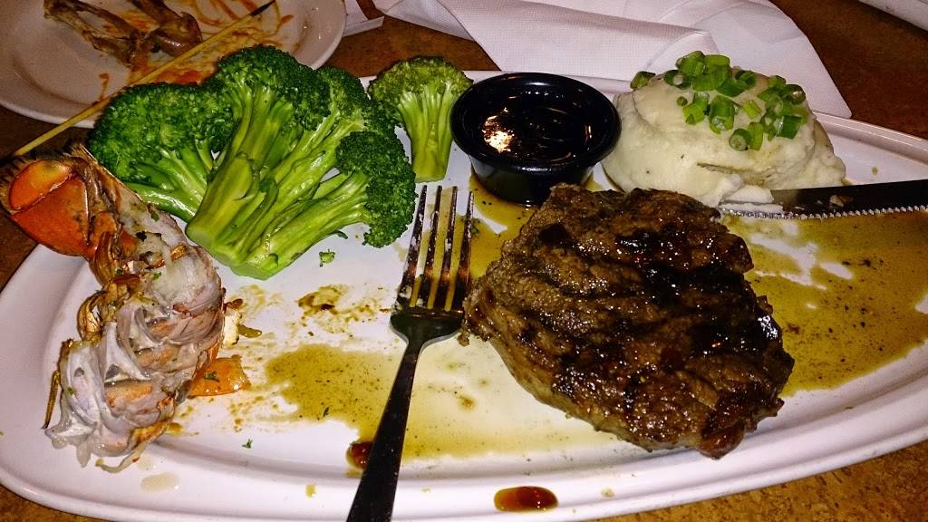 TGI Fridays | restaurant | 1695 E Golf Rd, Schaumburg, IL 60173, USA | 8479690126 OR +1 847-969-0126