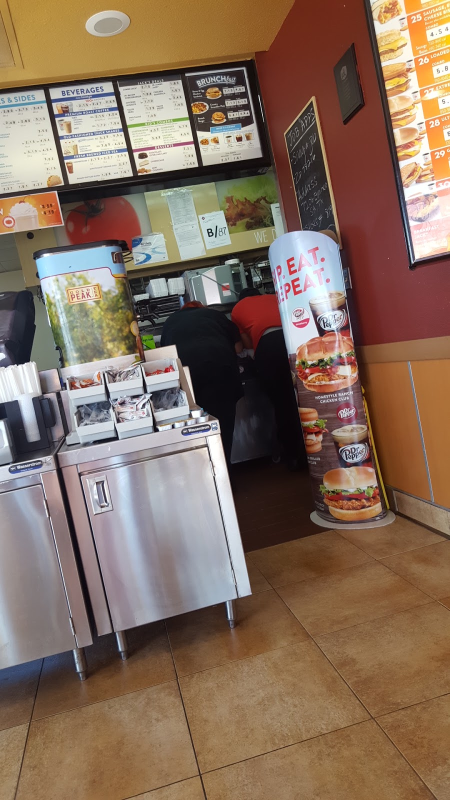 Jack in the Box | restaurant | 7206 Blanco Rd, San Antonio, TX 78216, USA | 2103444453 OR +1 210-344-4453