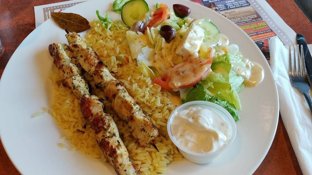 Place Souvenir | restaurant | 1495 Boulevard du Souvenir, Laval, QC H7N 5X1, Canada | 4506622525 OR +1 450-662-2525