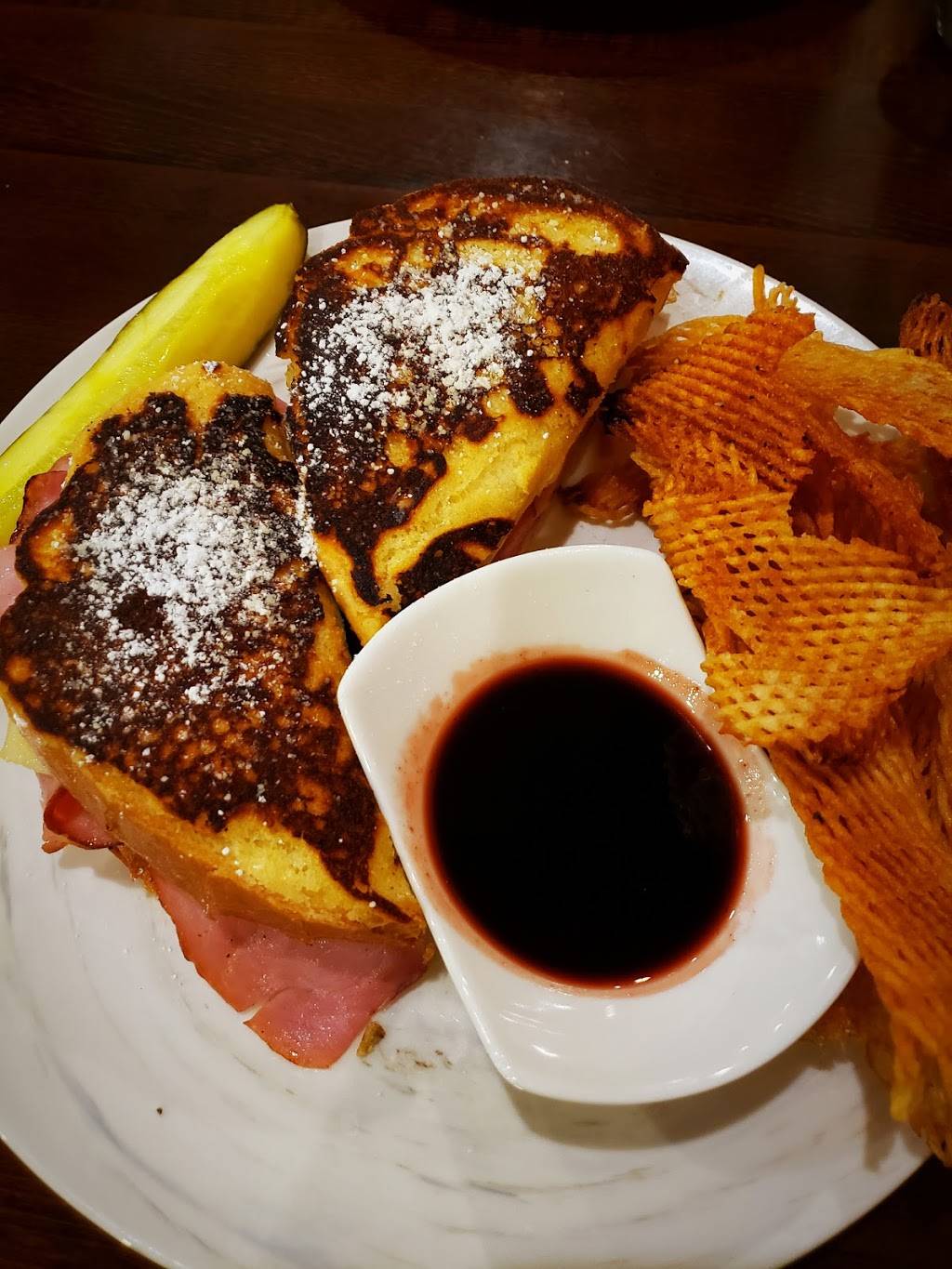 SELECT Restaurant | restaurant | 880 S Pine St, Spartanburg, SC 29302, USA | 8644028211 OR +1 864-402-8211